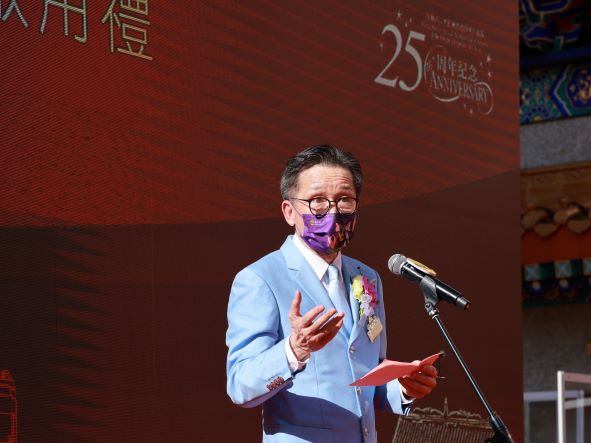 圖片三：馬澤華主席指香港回歸25周年對於國家及香港均是重要里程碑，故嗇色園特建升旗台，彰顯愛國愛港精神。