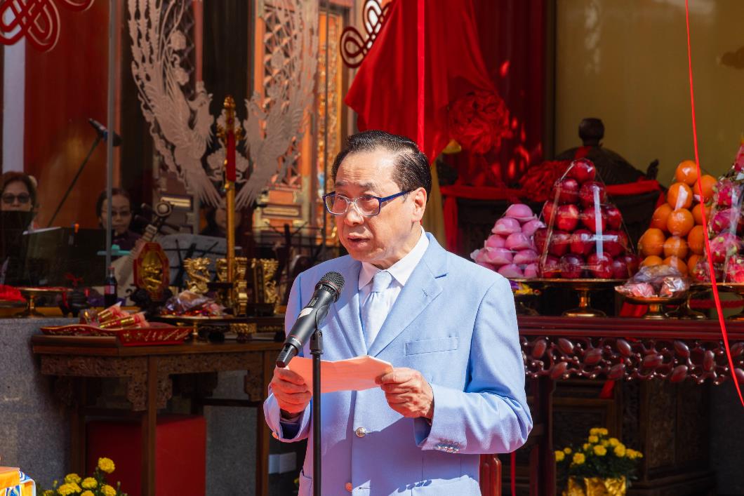 圖一：嗇色園主席黎澤森先生致辭時指出，月老殿重光正是嗇色園將歷史悠久的道教信仰融入現代生活的一次重要體現