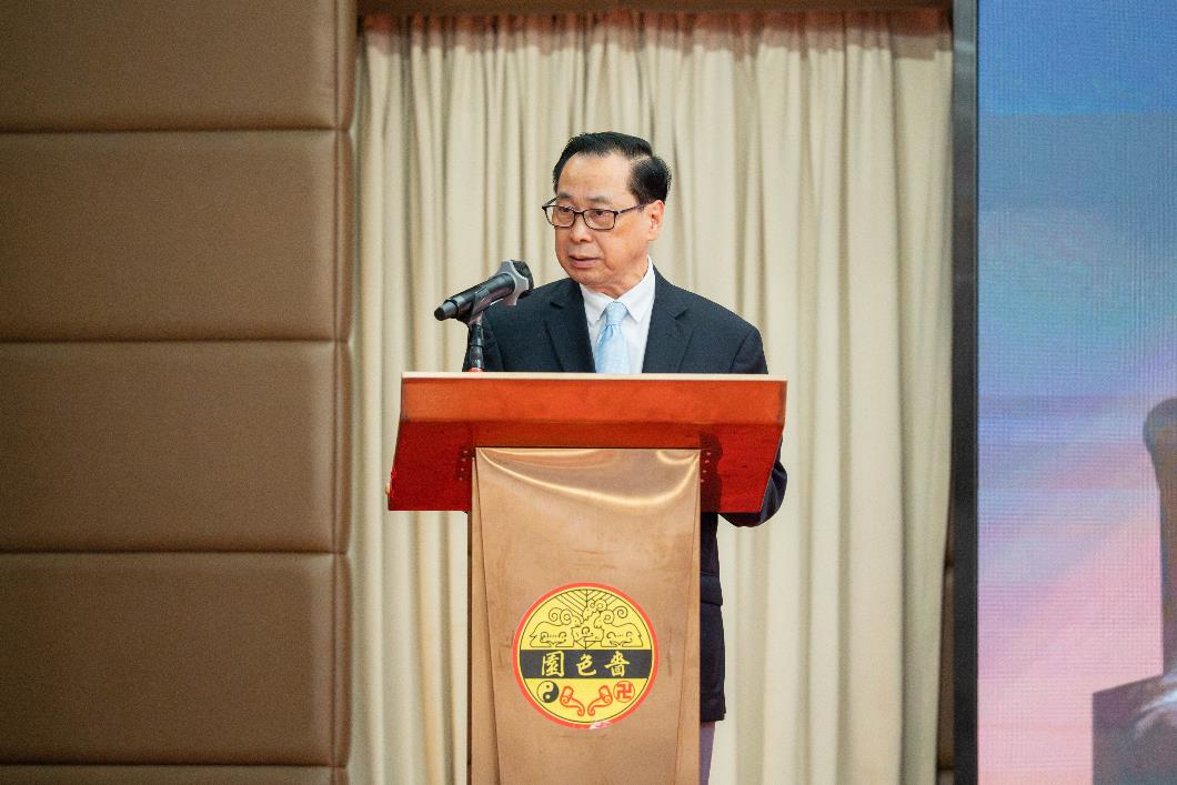 圖一︰嗇色園主席黎澤森先生致辭時表示，展覽讓青少年及學生了解周總理一生清正廉潔，大公無私和為人民服務的精神，從而認識新中國成立及發展的歴史進程。