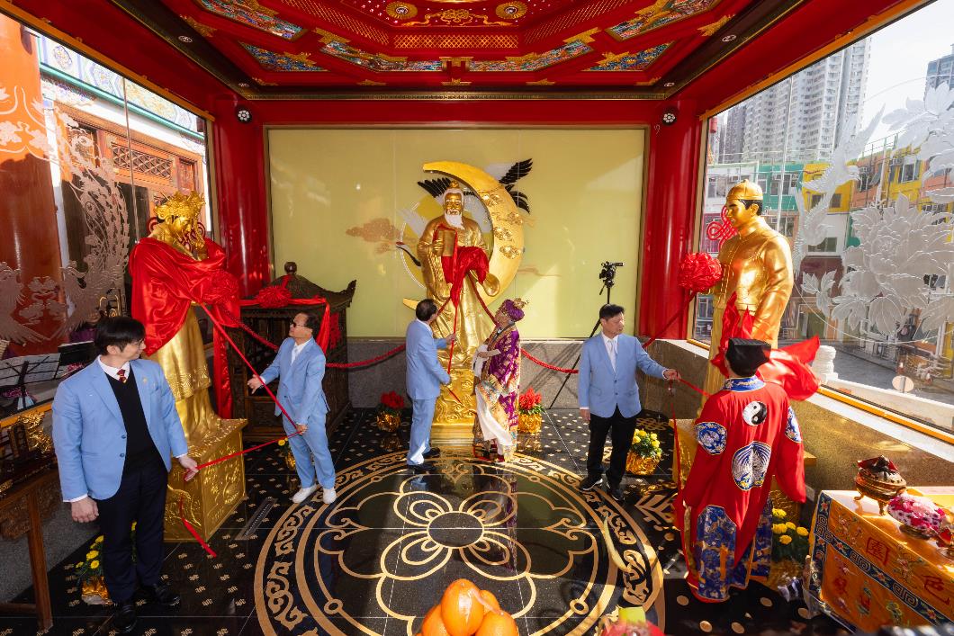 圖三：月老像及金童玉女像揭幕