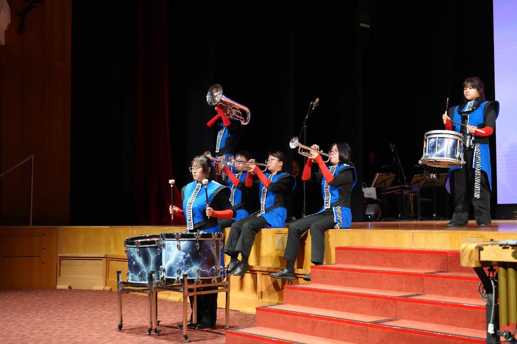 圖六. 嗇色園主辦可藝中學步操樂團演奏《黃大仙頌》等三首樂曲，氣勢磅礡。