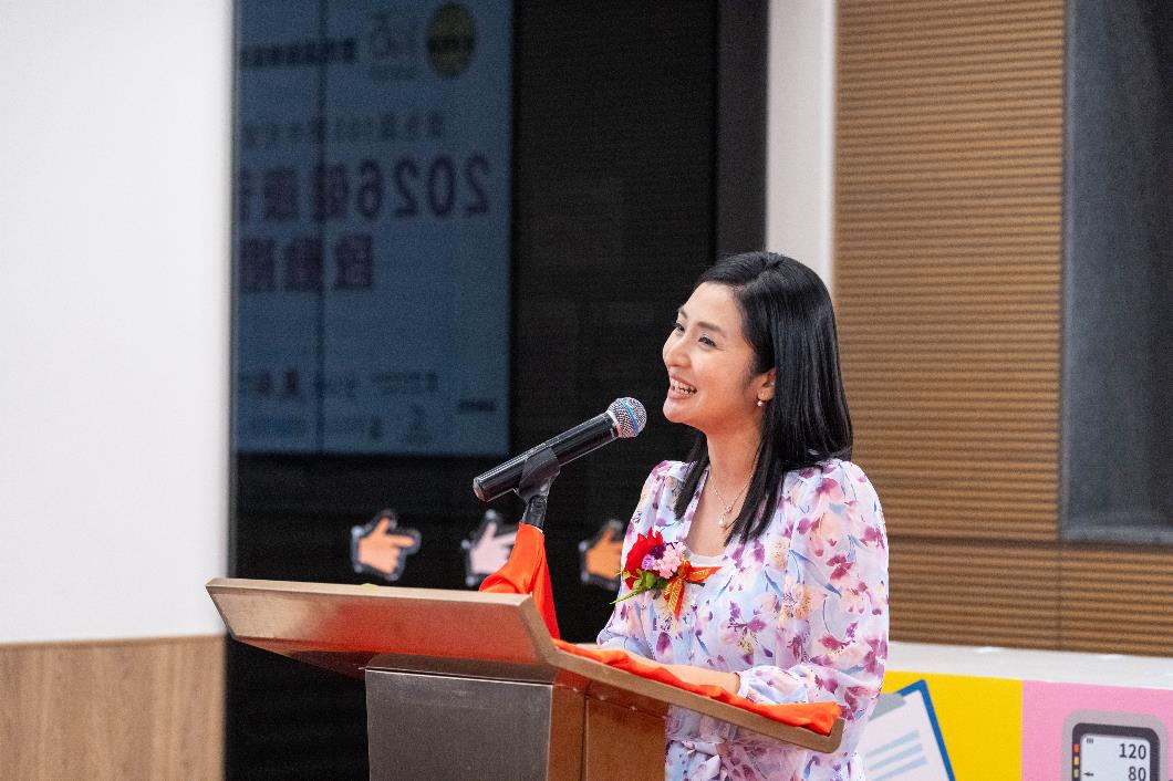 圖四：黃大仙民政事務專員賀穎君女士, JP致辭。