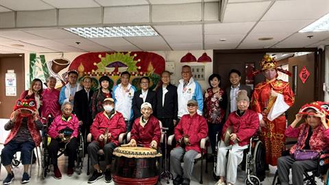 丙午年董事委員新春探訪院舍 