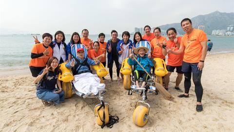 信和集团捐赠水上轮椅予啬色园社会服务